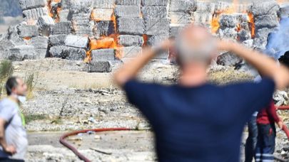 İzmir İtfaiyesi 3 Farklı Noktada Yangınla Mücadele Etti