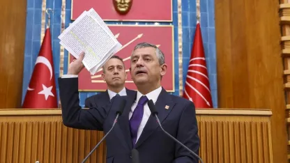 Özgür Özel’den nadir toprak mitingi ve bütçe eleştirisi