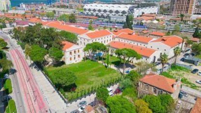 Alsancak Kültür Merkezi’ne Ziyaretçi Akını!