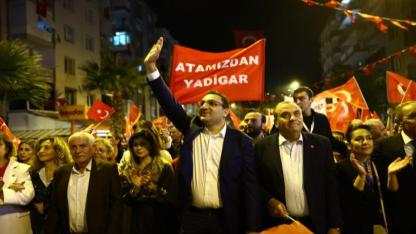 Balçova’da Cumhuriyet coşkusu sokaklara taştı