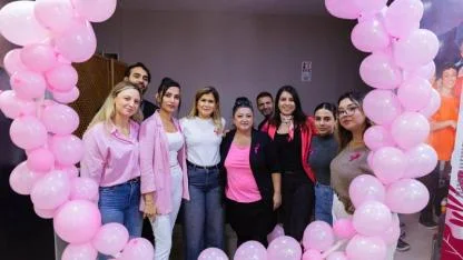 Balçova’da pembe ışıklar yandı