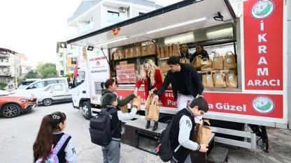 Balçova’dan öğrencilere beslenme desteği