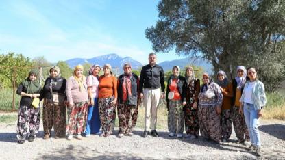 Başkan Duman’dan Kadın Çiftçilere Kutlama