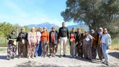 Başkan Duman’dan Kadın Çiftçilere Kutlama