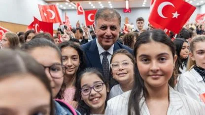 Başkan Tugay’dan 29 Ekim’e özel meclis oturumu: Gençler ve çocuklar ağırlıkta