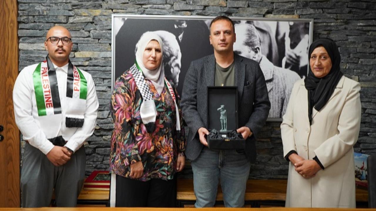 Bornova ile Filistin’in Dura Belediyesi kardeşlik için ilk adımı attı