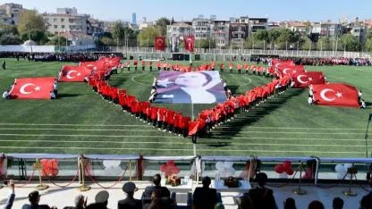 Bornova’da 102. Cumhuriyet Bayramı Coşkusu