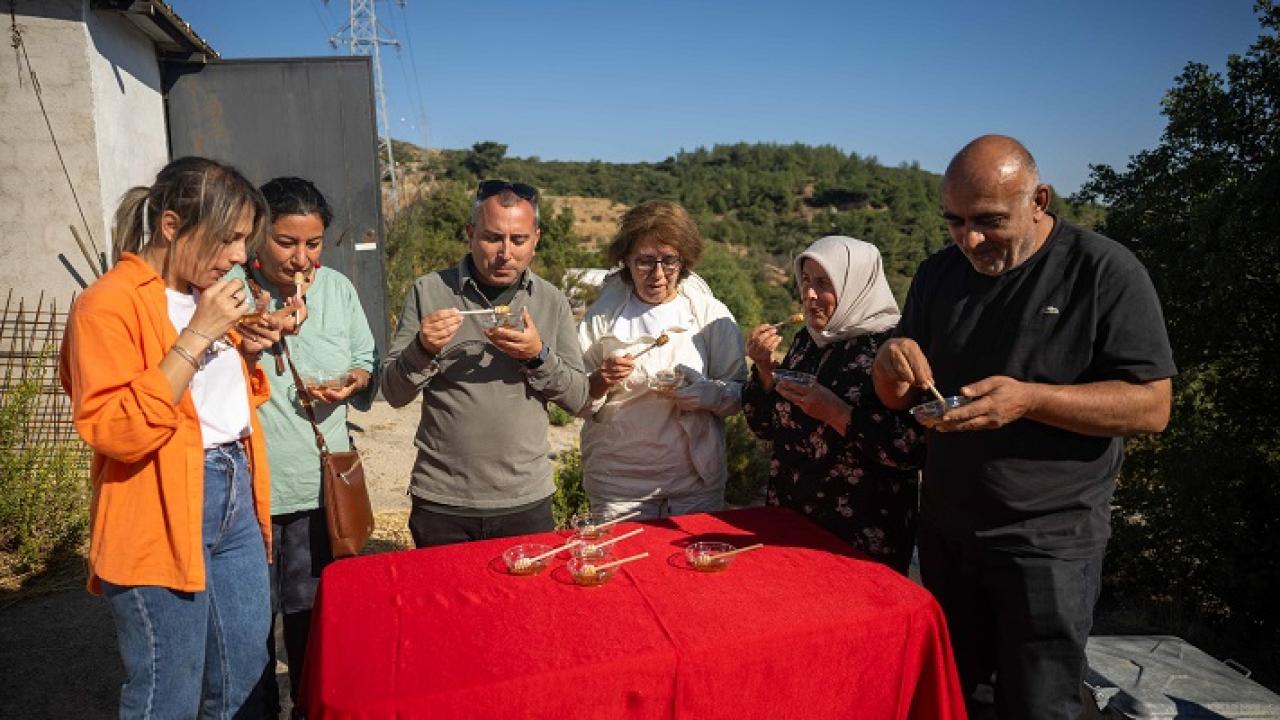 Bornova’da Bal Hasadı Sevinci