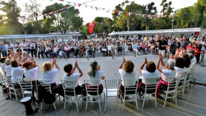 Bornova’da kitapla dolu 10 gün sona erdi