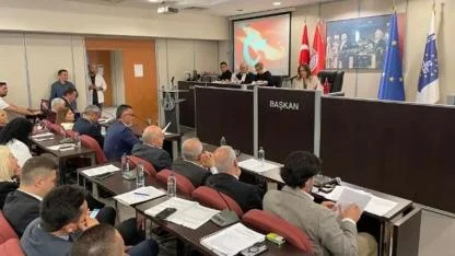 CHP Karşıyaka Grup Toplantısında Yumruklu Kavga