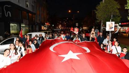 Çiğli’de Büyük Cumhuriyet Yürüyüşü Coşkusu