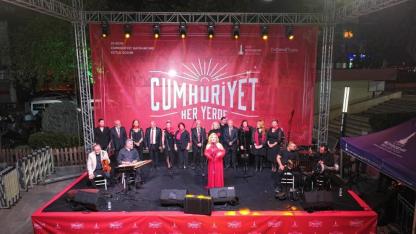 Cumhuriyet coşkusu Torbalı’dan başladı