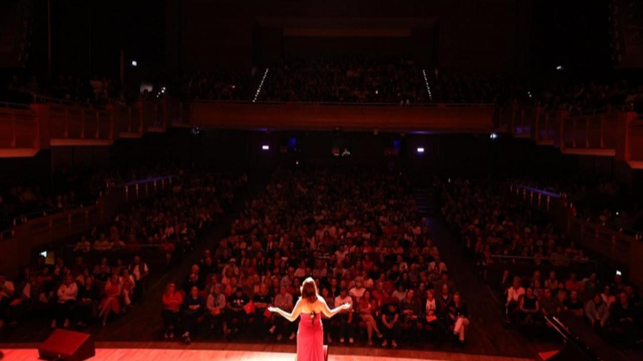 Dilek Türkan’dan Cumhuriyet’e özel konser