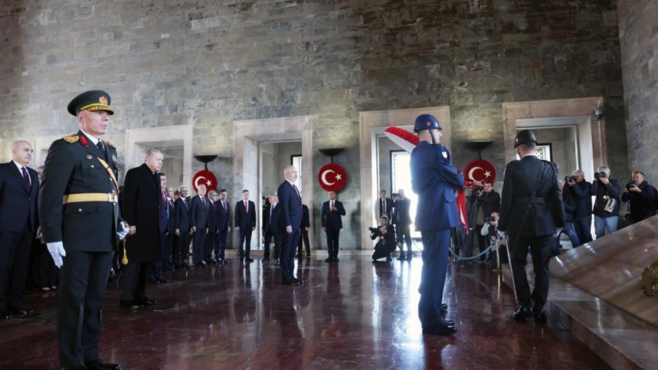 Erdoğan, Anıtkabir’de Cumhuriyetin 102. Yılını Kutladı