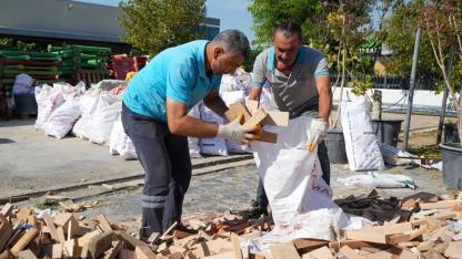 Gaziemir Belediyesi’nden kış öncesi yakacak desteği