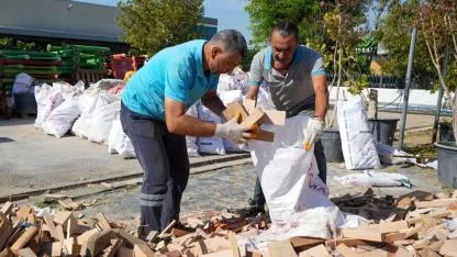 Gaziemir Belediyesi’nden kış öncesi yakacak desteği