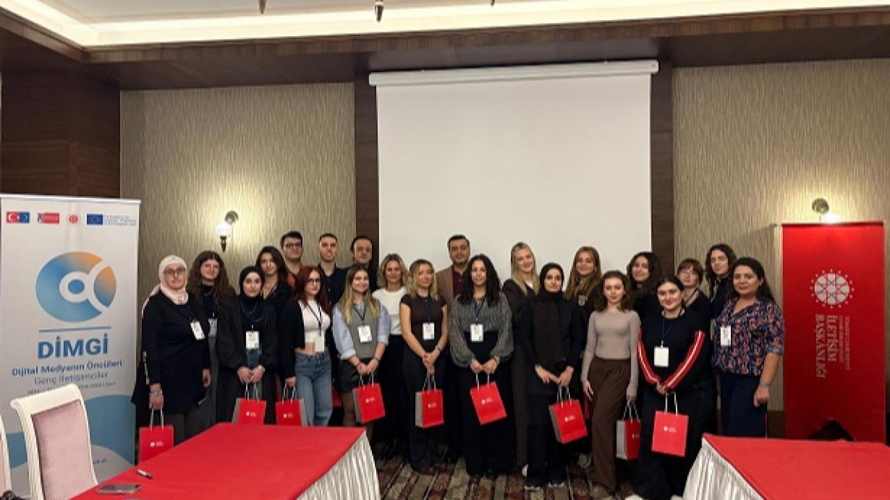 Genç İletişimcilere İzmir’de Yoğunlaştırılmış Akademi Eğitimi