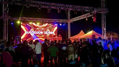 Gençler Foça’da kamp coşkusunu yaşadı