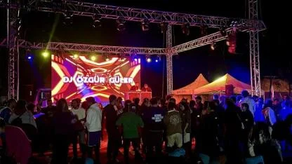 Gençler Foça’da kamp coşkusunu yaşadı