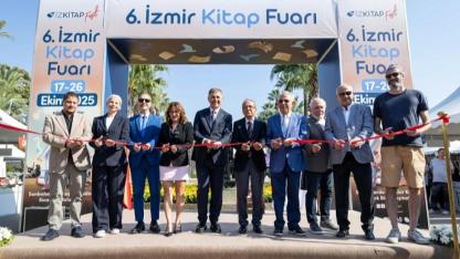 İzmir’de Kitap ve Edebiyat Rüzgarı Başladı