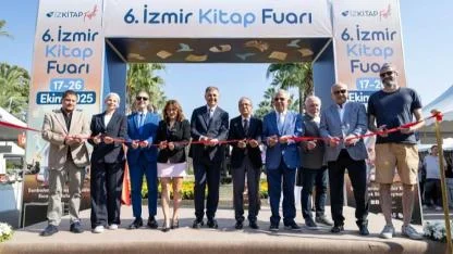 İzmir’de Kitap ve Edebiyat Rüzgarı Başladı