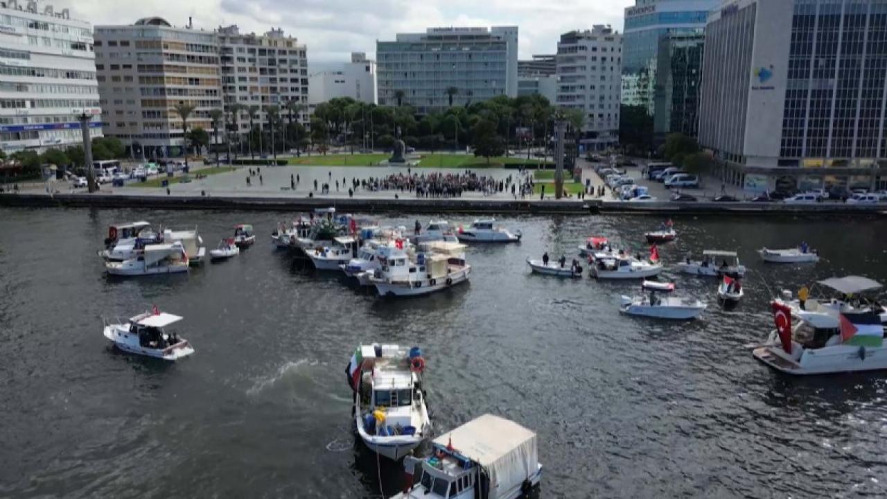 İzmir’de teknelerden Sumud Filosu’na dayanışma çağrısı