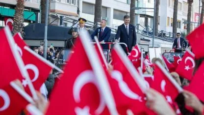 İzmirliler Cumhuriyet’in 102. Yılını Coşkuyla Kutladı