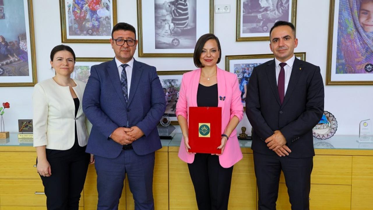 Karabağlar Belediyesi’nden İşçilere Rekor Promosyon!