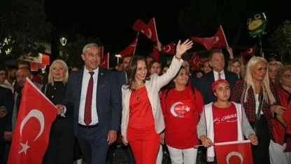 Karşıyaka 29 Ekim’de Gelincik Tarlasına Dönecek