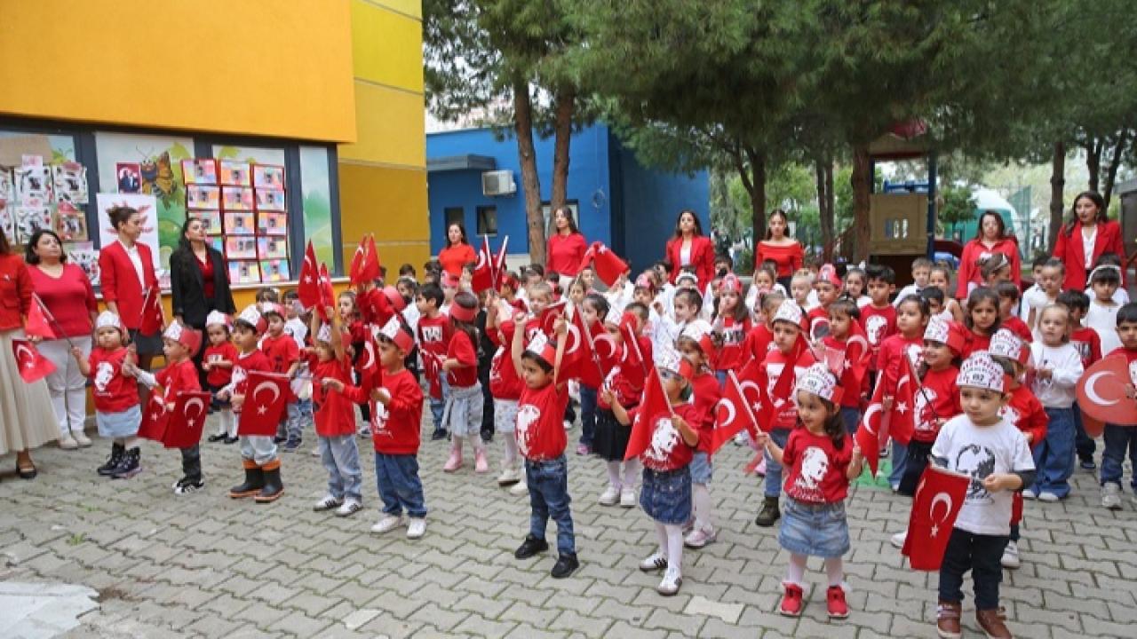 Karşıyaka’da Cumhuriyet Bayramı 7’den 77’ye Coşkuyla Kutlanıyor