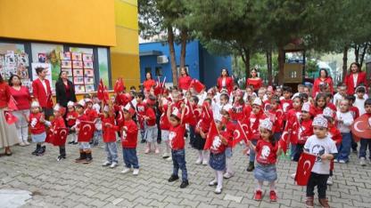 Karşıyaka’da Cumhuriyet Bayramı 7’den 77’ye Coşkuyla Kutlanıyor