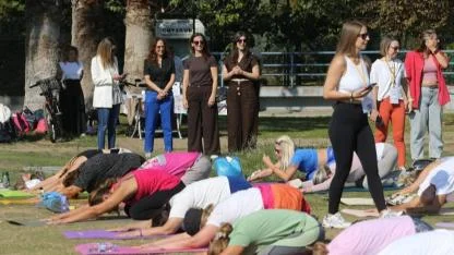 Karşıyaka’da yaza yoga ile huzurlu veda
