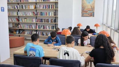 Konak’ın Cumhuriyet Kütüphaneleri Öğrencilerin Gözdesi Oldu