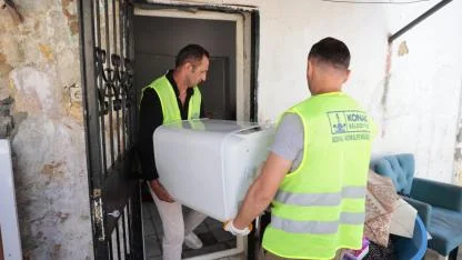 Konak’ta dayanışma eşyalarla büyüyor