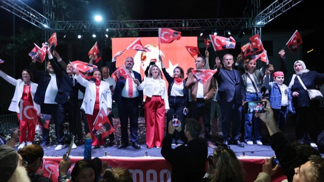 Menemen’de Cumhuriyet coşkusu sokaklara taştı