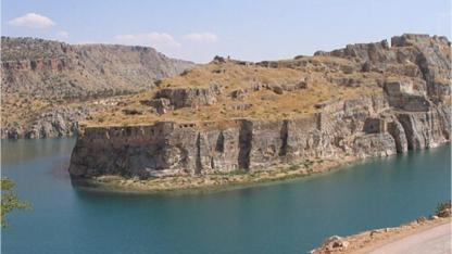 MEZOPOTAMYA’NIN KADİM KÜLTÜRLER ŞEHRİ GAZİANTEP’TE BÜYÜLEYİCİ GÜZELLİK “RUMKALE”