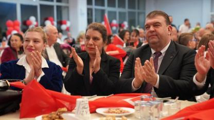 Seferihisar’da Cumhuriyet coşkusu balo ile taçlandı