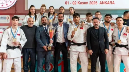 İzmir Büyükşehirli Judoculardan Namağlup Şampiyonluk