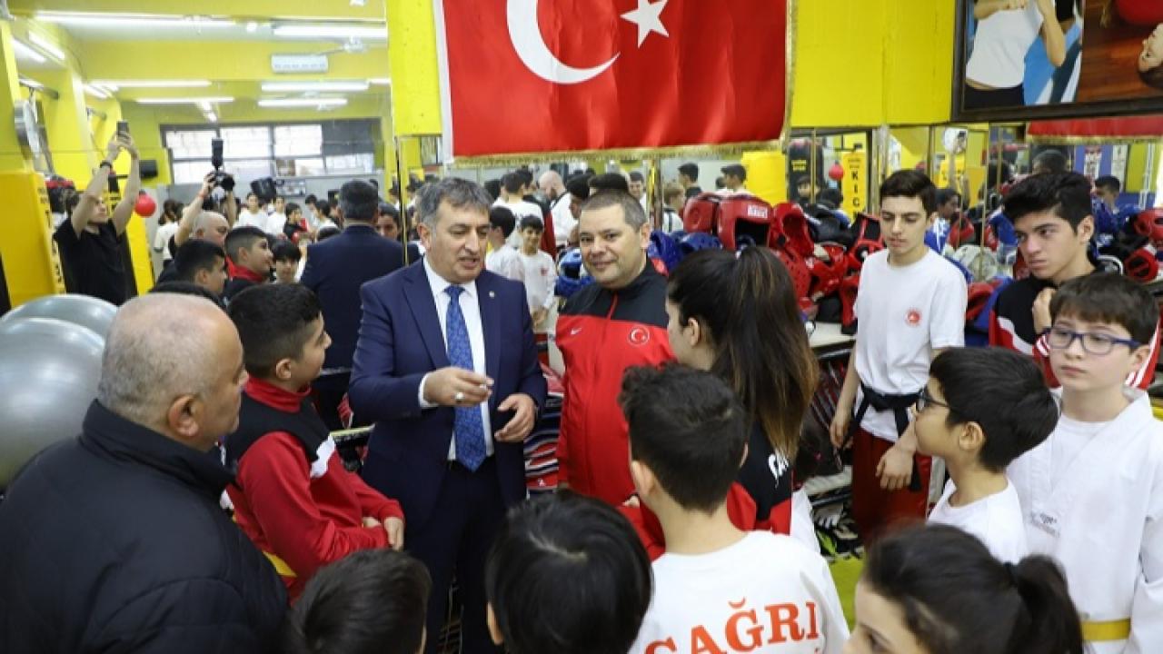 ALKIŞLAR BAŞARILI İL MÜDÜRÜ MURAT ESKİCİ’YE