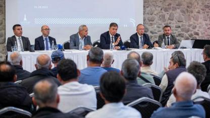 Başkan Tugay, su ürünleri kooperatifleriyle bir araya geldi