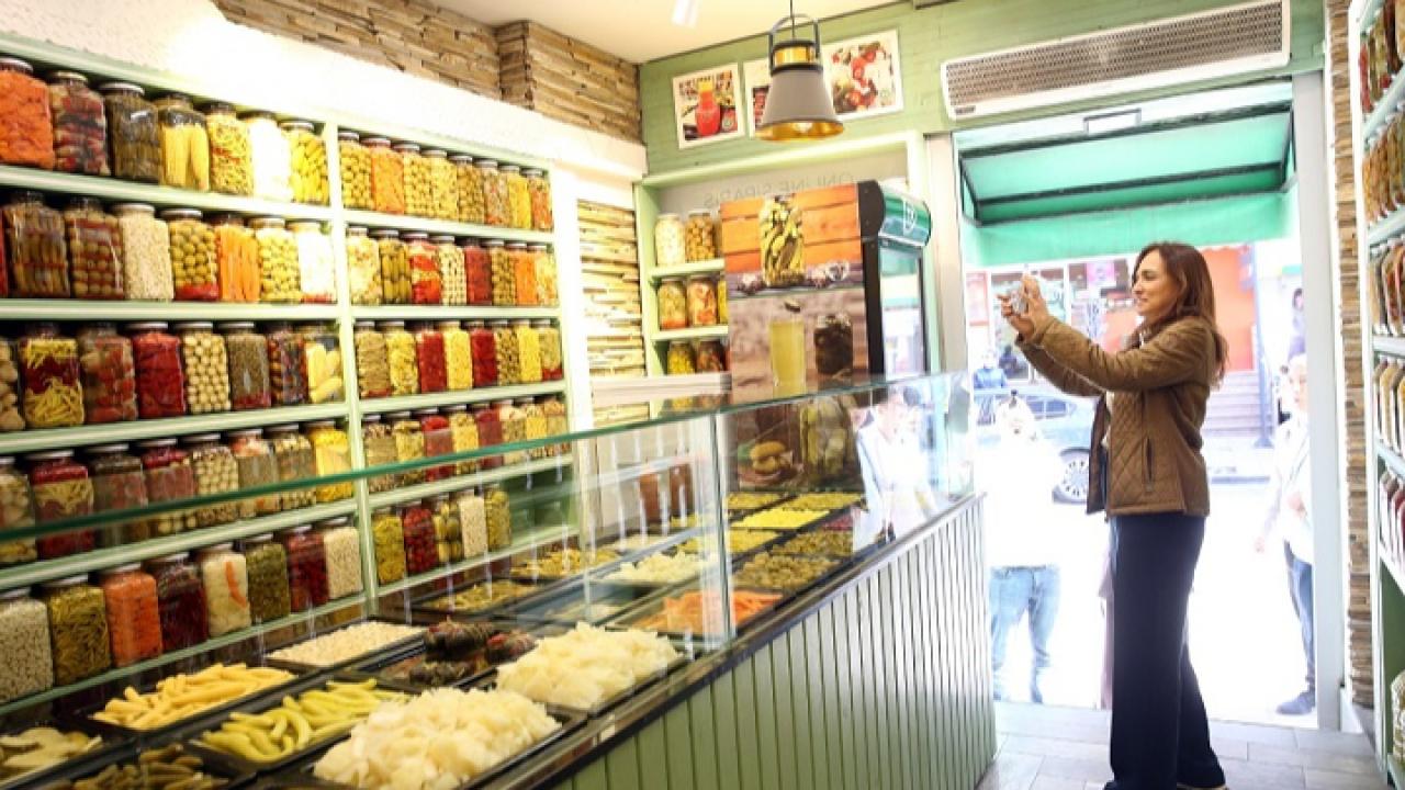 Başkan Ünsal Yalı Mahallesi’nde Sahadaydı