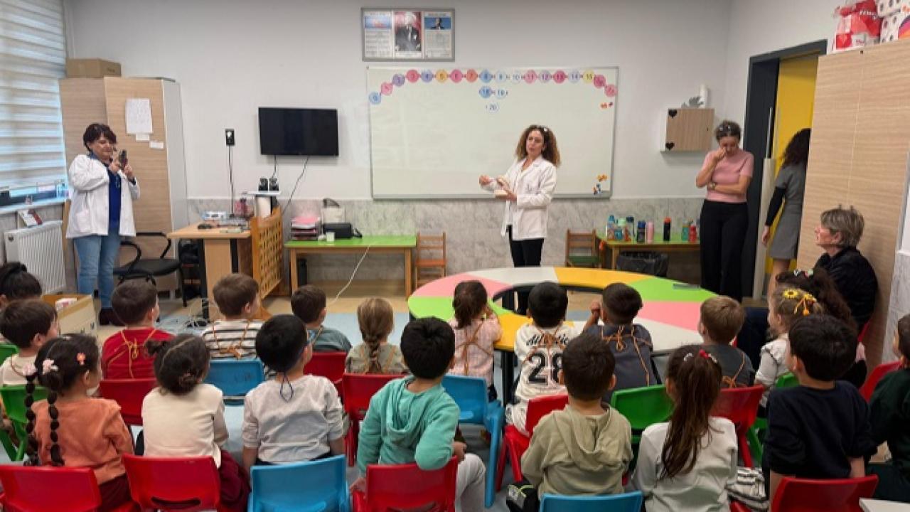 Bayraklı’da Miniklere Ağız ve Diş Sağlığı Eğitimi