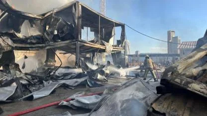 Bayraklı’daki konteyner yangını 8 dakikada söndürüldü