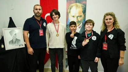 Bornova’da 10 Kasım Özel Dinletisi Coşkusu