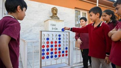 Bornova’dan Okullara Zeka Oyuncağı Desteği