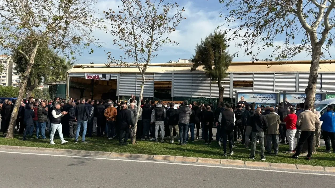 Bostanlı Pazaryeri Gerilimi: Pazarcılar “Emeğimizden Vazgeçmeyiz” Diyor