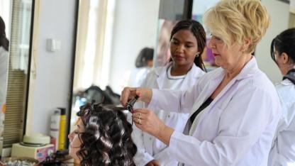 Buca’da Kadınlara Meslek Kapısı Açan Kurslara Yoğun İlgi