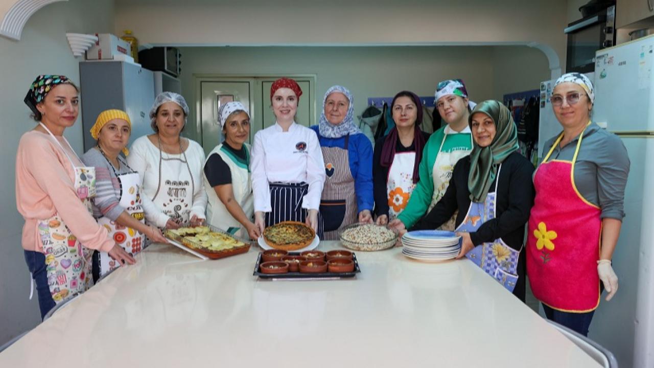 Bucalı Kadınlar Evka-1 Semt Evi’nde Dünya Mutfağıyla Tanışıyor