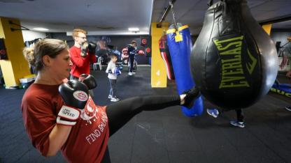 Bucalı kadınlar kick boksla güçleniyor