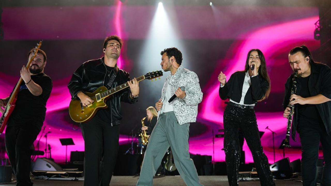 Buray İzmir’de coşturdu!